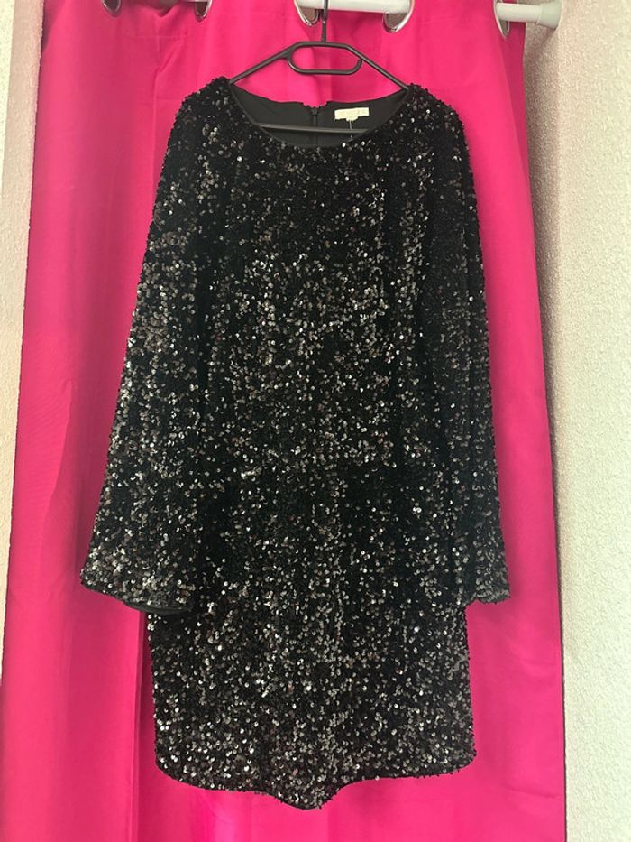 Robe à sequins noire