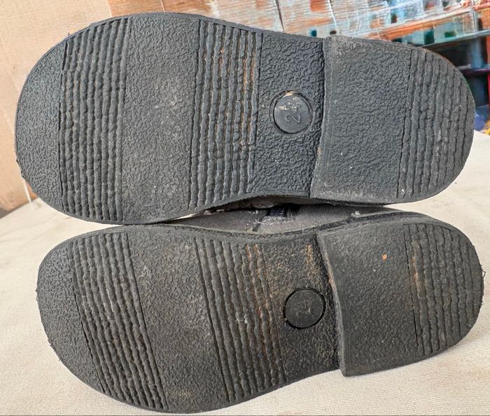 Bottines chaudes taille 24 - photo numéro 3