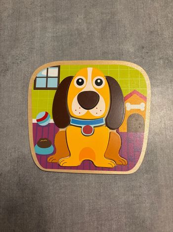 Puzzle en bois, chien, huit pièces
