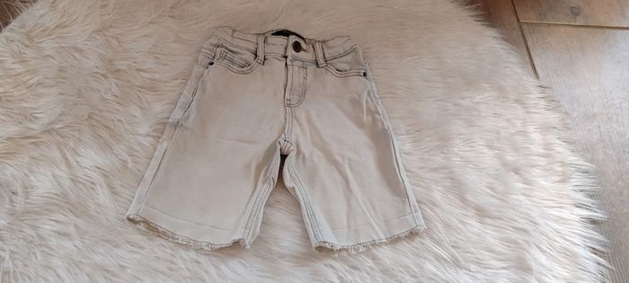 Lot vêtements garçon 4 ans short , jean , tee shirt - photo numéro 11