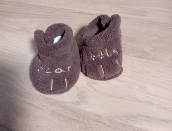Chaussons bébé marron – 0/3 mois (env. pointure 16)