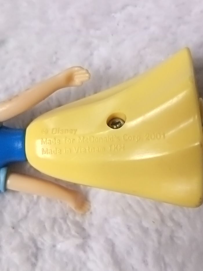 Figurine princesse disney blanche neige Macdonald 2001 - photo numéro 3