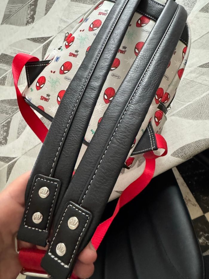 Sac loungefly Spiderman - photo numéro 5