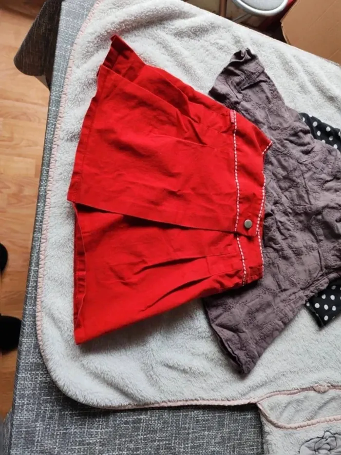 Lot de 4 jupes taille 6 ans - photo numéro 2