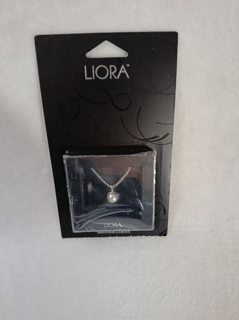 A saisir : Collier " Liora " with Swarovski elements ! ( Bien lire merci)