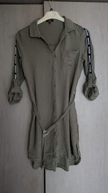 💚 Chemise longue kaki Jennyfer – Taille M – Style street casual