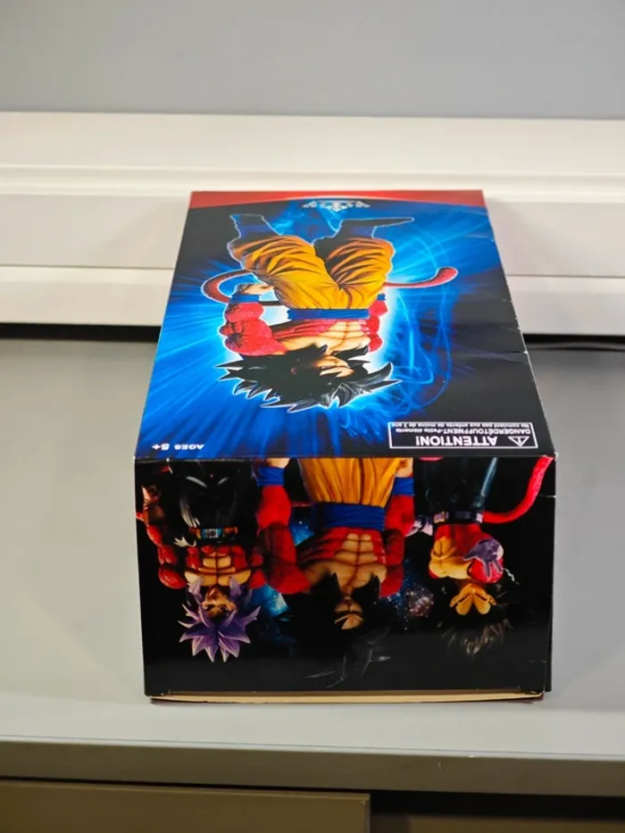 Figurine Dragon Ball GT : Goku SSJ4 29cm neuve avec boîte - photo numéro 10