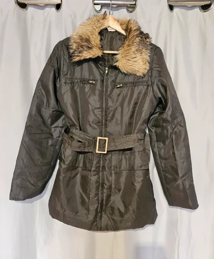 Manteau long femme marron avec col fausse fourrure – Taille 38/40 - photo numéro 2