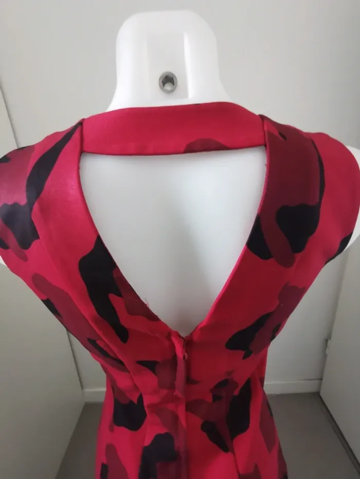 Robe H&M sans manches rouge - photo numéro 3