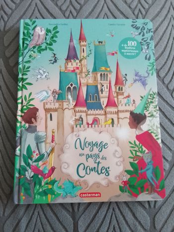 Livre Voyage au pays des contes