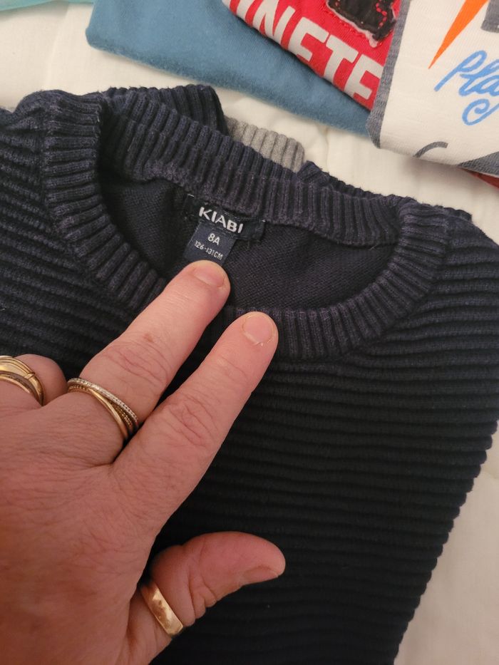 Lot pull, gilet, t-shirt manche courte et longue - photo numéro 3