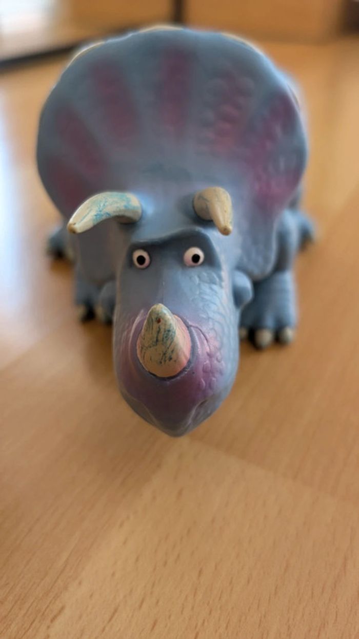 Figurine toy story trixie dinosaure - photo numéro 2