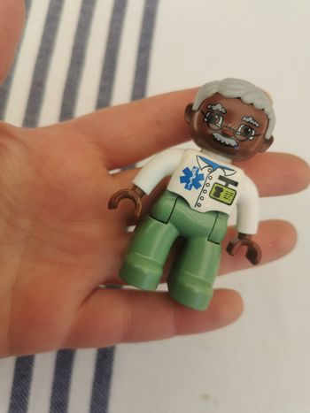 Lego figurine medecin grande taille 6 cm