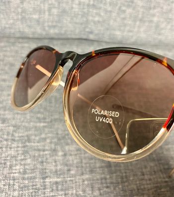 Lunettes de soleil Protection UV400, marron foncé Comme NЕUF (prix Amazo: 61 eur)