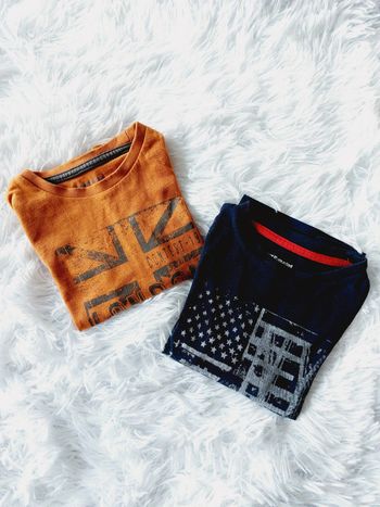 Lot 2 t shirts 18m