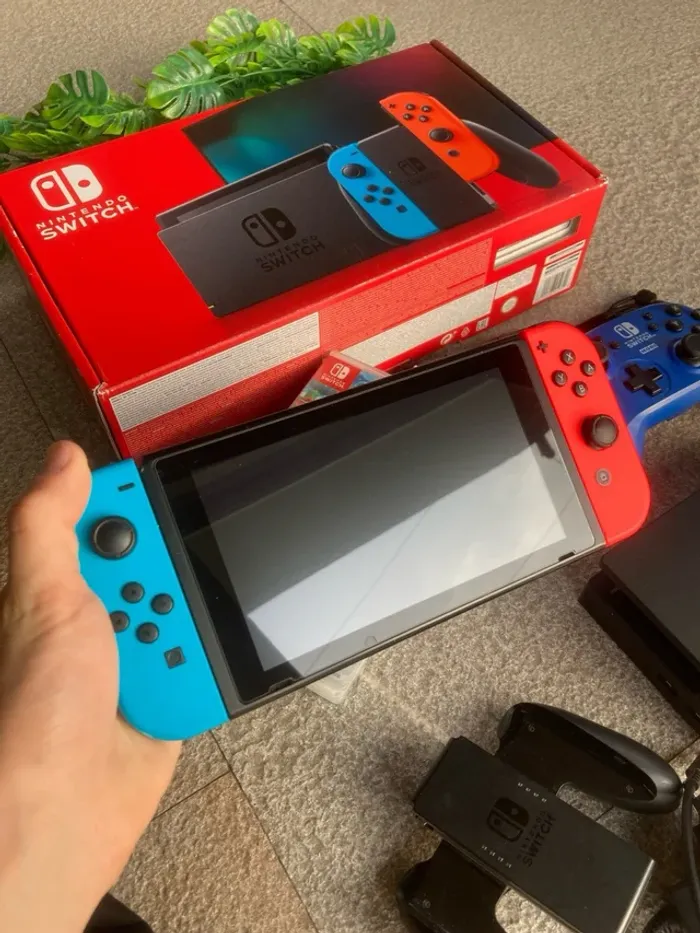 Nintendo · Switch - photo numéro 3