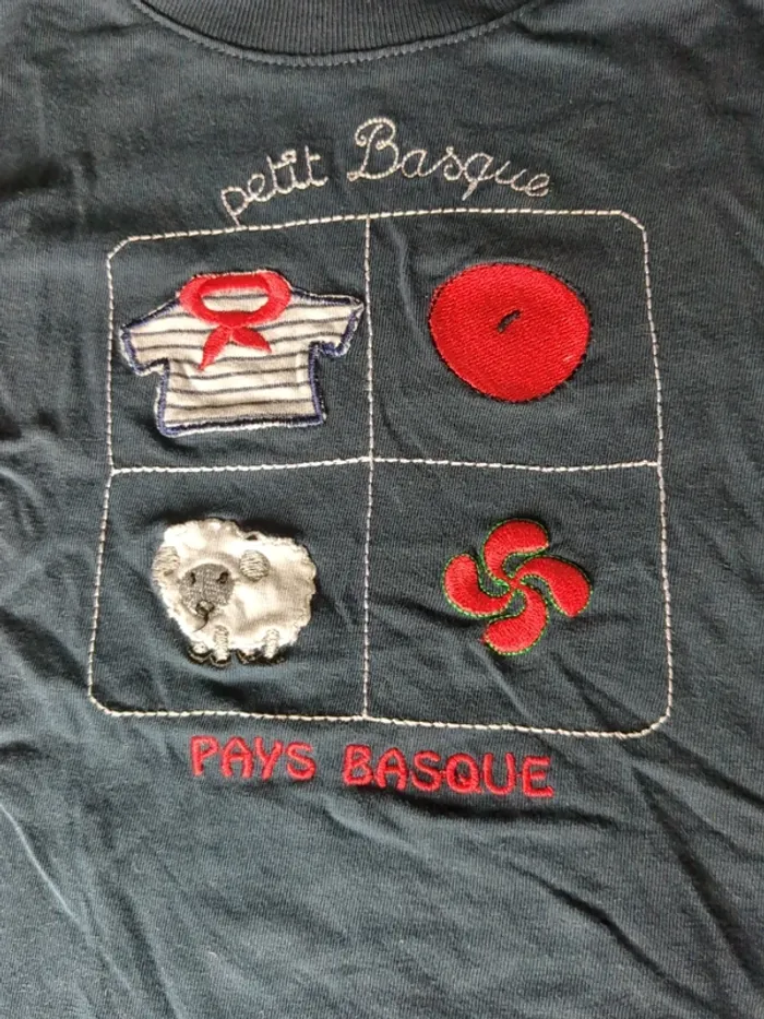 Tee shirt petit basque 1 an - photo numéro 2