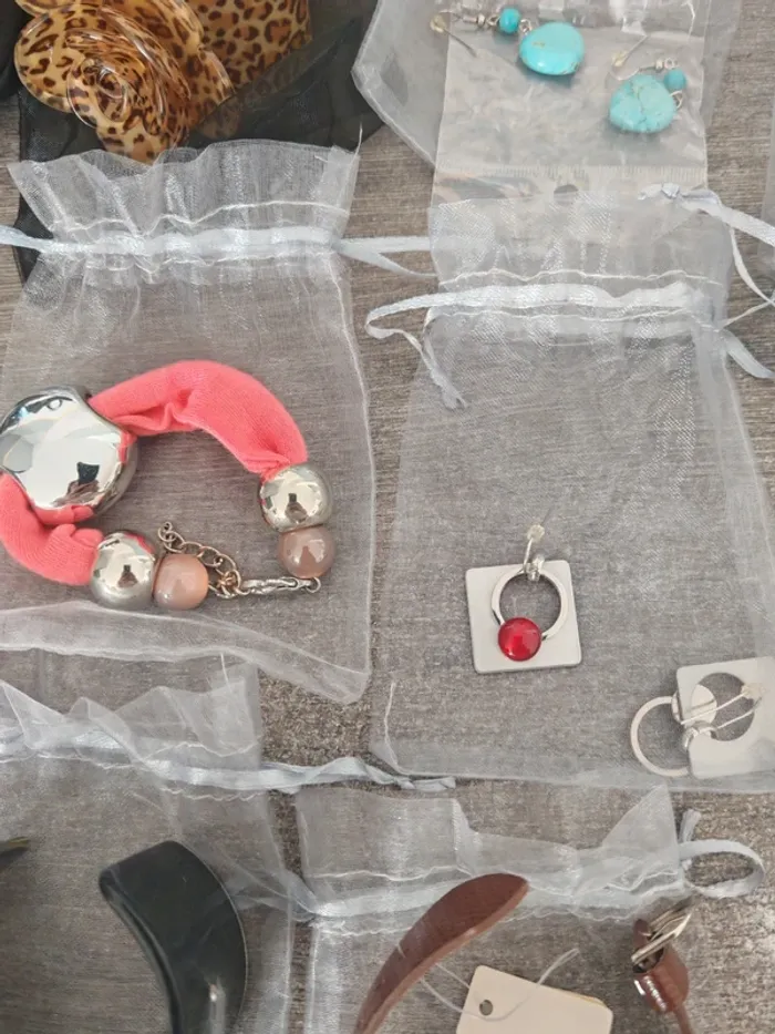 Divers bijoux