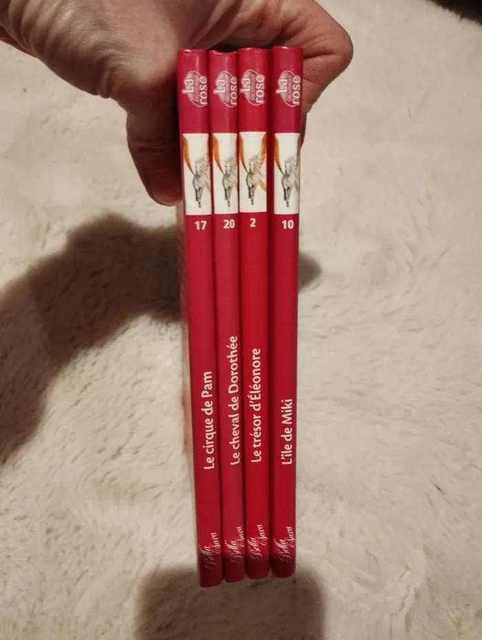 Lot de 4 livres Bella Sarah le monde des chevaux magiques bibliothèque Rose - photo numéro 5