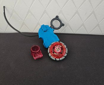 Toupie Beyblade Métal Fusion Dark Gasher 