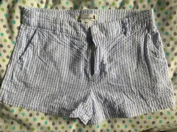Short léger rayé bleu ciel et blanc
