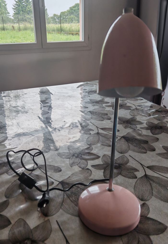 Lampe de bureau rose pâle - photo numéro 1