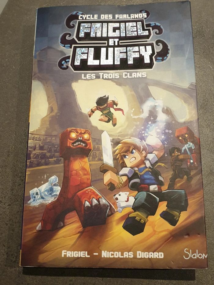 Livre frigiel et fluffy les trois clans