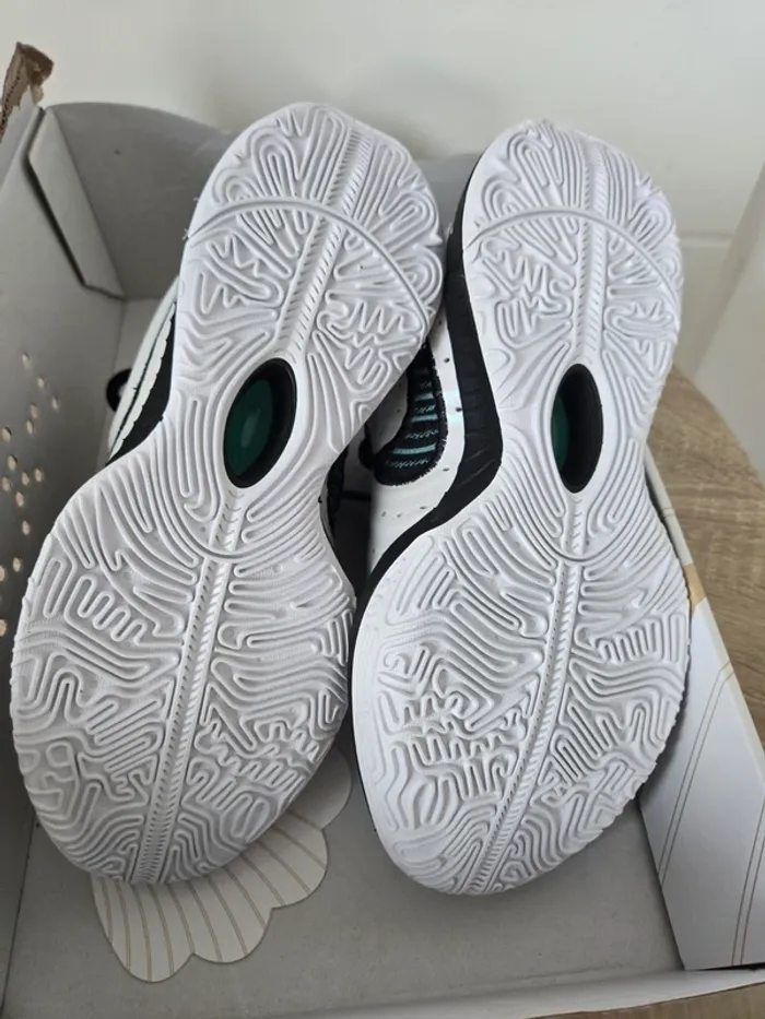 Nike LeBron 21 XXI taille 36,5 neuf noir blanc - photo numéro 8