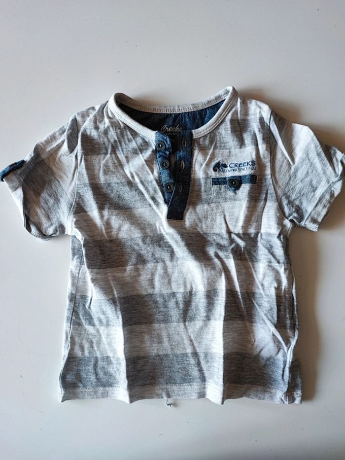 T shirt gris rayé