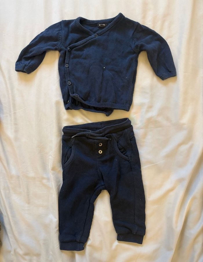 Ensemble vêtements - photo numéro 2