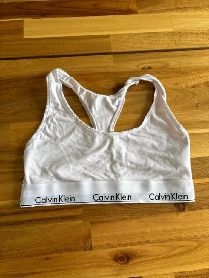Brassière de sport blanche