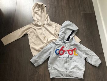 Lot de 2 sweat à capuche 12 mois