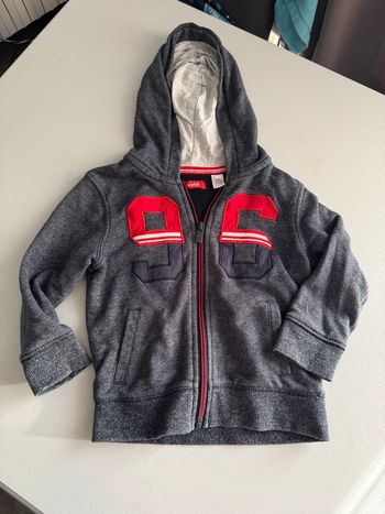 Sweat-shirt zippé à capuche