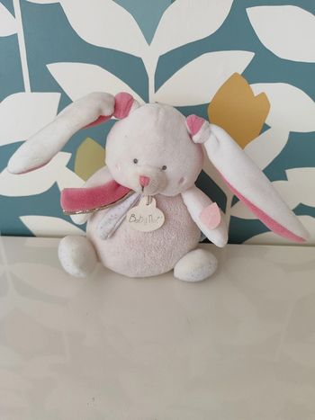 Peluche lapin musicale baby nat
