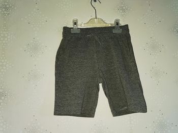 D2203 - bermuda gris taille 10 ans