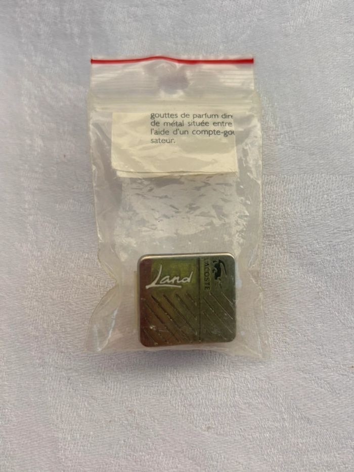Pin’s Lacoste à parfumé – Collector original