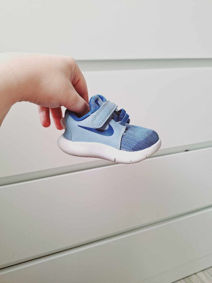 Baskets Taille 19 Nike - photo numéro 2