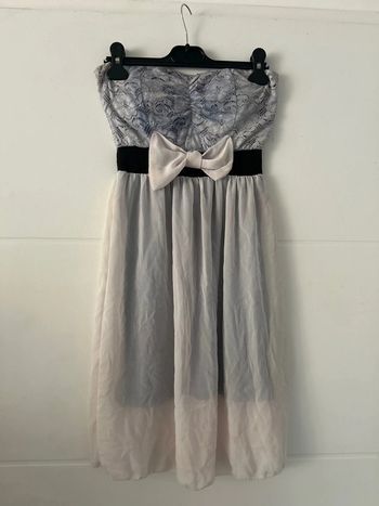 Robe blanche et bleu