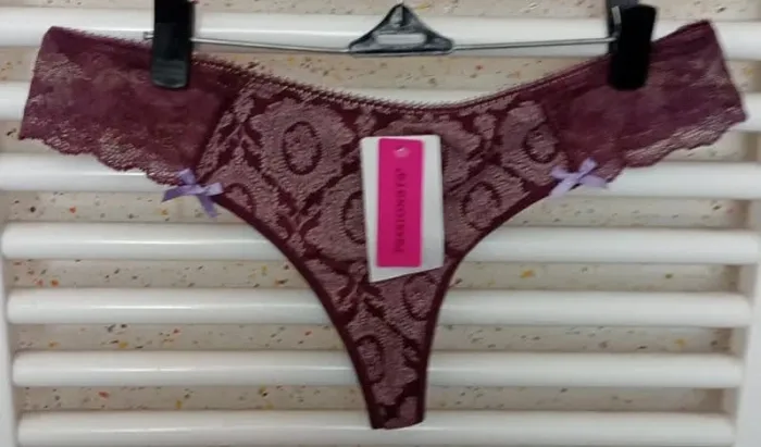 String / Culotte avec dentelle violet motif blanc Passionata Taille 46 (FR) - photo numéro 2