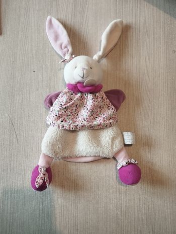 Doudou lapin marionnette