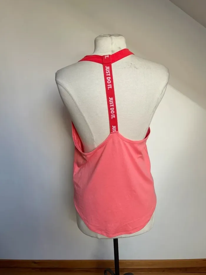 Beau Top sport Nike Just do it 🌸 M - photo numéro 3