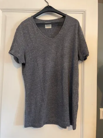 Tee shirt