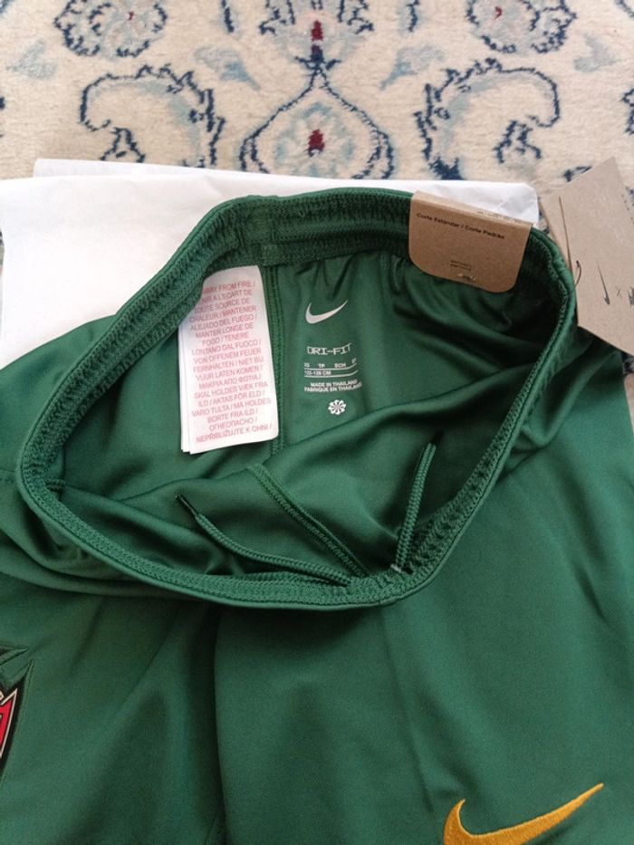 Short de foot Nike équipe Portugal taille 5/6 ans authentique neuf - photo numéro 6