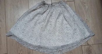 Jupe gémo très légère 10 ans neuve jamais portée