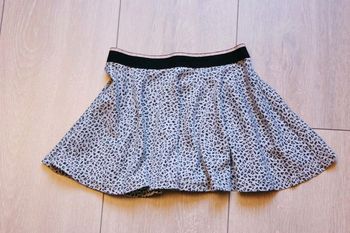 Jupe forme patineuse grise, fluide. 4 ans fille. In Extenso