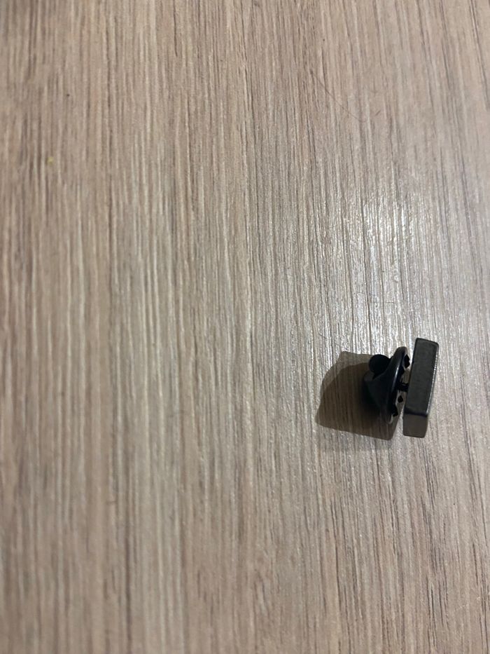 Pin’s à l’effigie de Karl lagerfeld - photo numéro 2