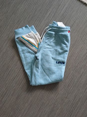 Jogging Levi's