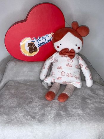 TAO06 doudou poupée Tao