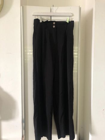 Pantalon léger taille haute jambes larges . Taille L