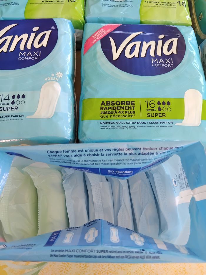 Lot 6 PAQUETS SERVIETTES HYGIENIQUE "VANIA + DOULYS" - photo numéro 4